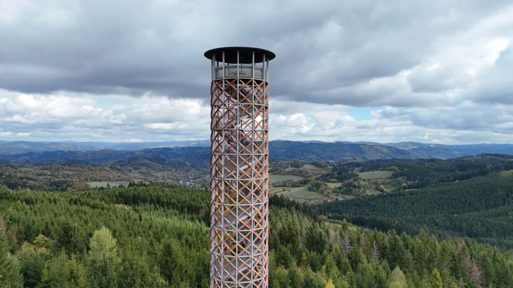 Rozhledna Vartovna nad valašskou krajinou